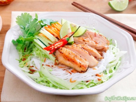 4 Món Bún, Mì, Miến Trộn Hấp Dẫn Bữa Sáng