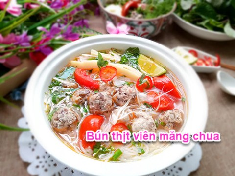 Ăn Sáng Ngon Miệng Với Bún Thịt Viên Măng Chua