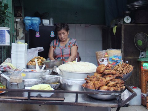 Bán Xôi Gà Góc 1/4 Bự Chảng, Mẹ Nuôi 6 Người Con ăn Học ở Sài Gòn