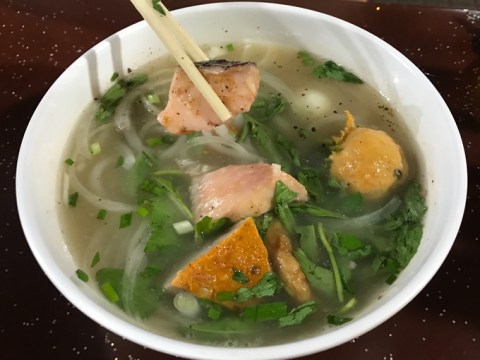 Bánh Canh Cá ăn Với Hành Tây Lạ Miệng ở Sài Gòn