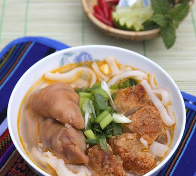 Bánh Canh Chả Cá Và Giò Heo