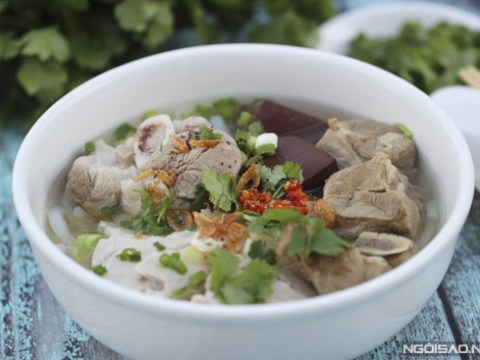 Bánh Canh Giò Heo