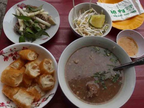 Bánh đúc, Phở Lệ Có Thâm Niên Lâu đời, Nổi Tiếng ở Sài Gòn