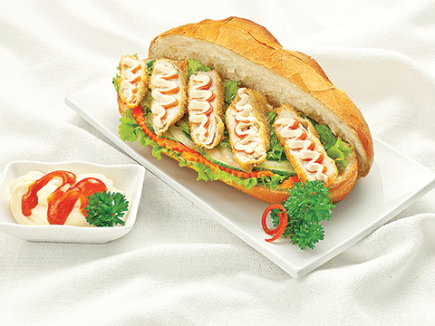 Bánh Mì Kẹp Cá Chiên Xù