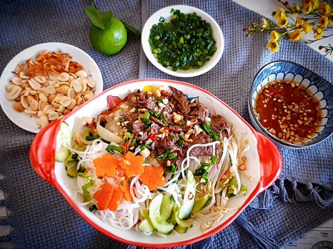 Bí Quyết Làm Bún Bò Nam Bộ