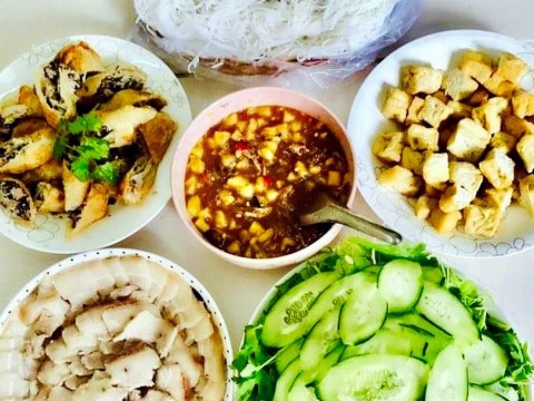 Bữa Tiệc… Bún Mắm