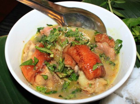 Bún Giả Cầy Và Bánh Canh Ghẹ Lạ Miệng Cho Bữa Trưa ở Hà Nội