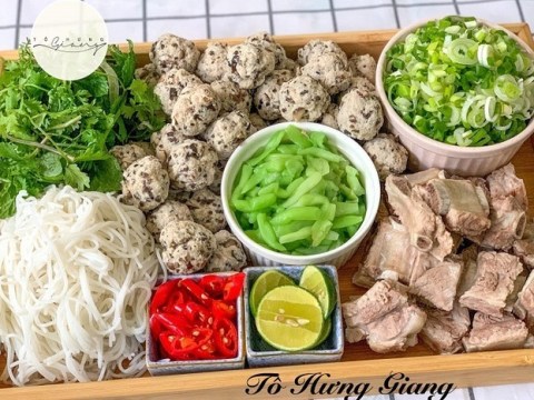 Bún Sườn Chua ấm Nóng Cho Ngày đầu đông