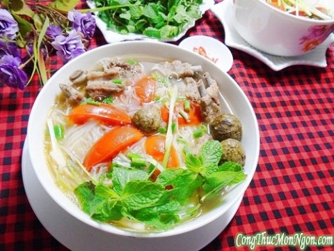 Bún Sườn Nấu Sấu Cho Bữa Sáng