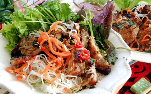 Bún Sườn Nướng Thơm Lừng Cả Bếp