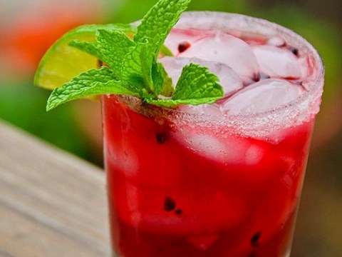 Cách Làm Mojito Dâu Thơm Mát Cho Ngày Nóng