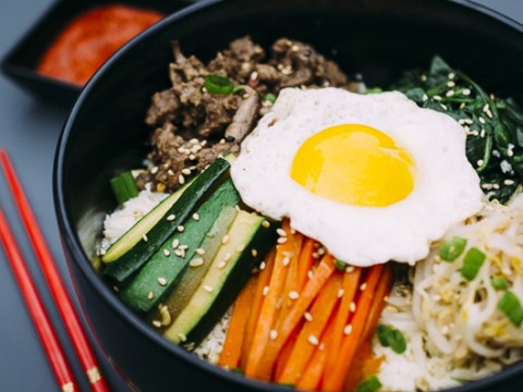 Cách Làm Món Cơm Trộn Bibimbap Hàn Quốc Cực Ngon