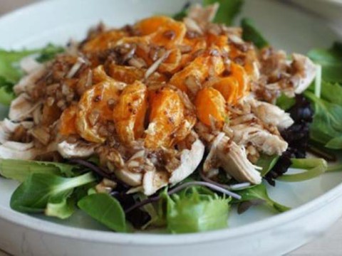 Cách Làm Món Salad Gà Và Quýt Sấy Hương Vị Mới Lạ