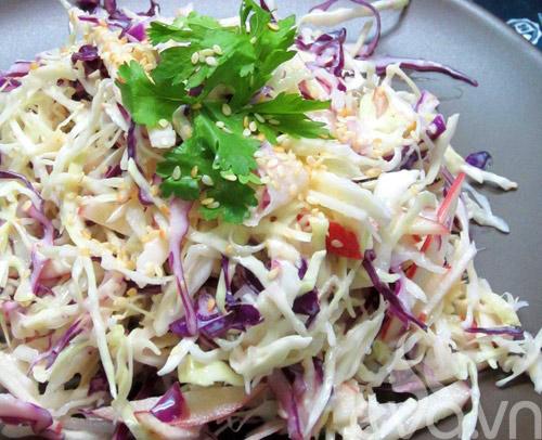 Cách làm món salad táo mật ong mát giòn, ngon đậm đà