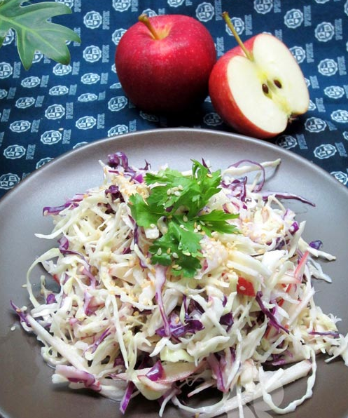 Cách làm món salad táo mật ong mát giòn, ngon đậm đà