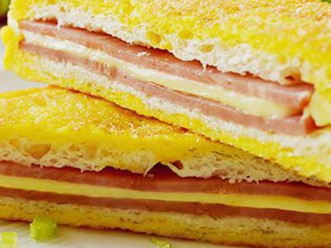 Cách Làm Sandwich Kẹp Giăm Bông Cho Bữa Sáng Ngon Lành