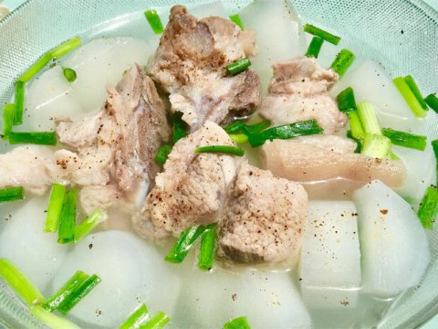 Canh Củ Cải Trắng Hầm Xương