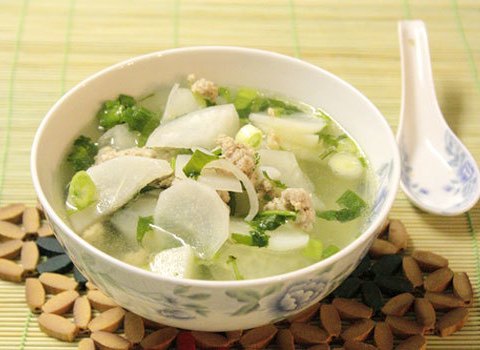 Canh Củ Cải Trắng Nấu Với Thịt Nạc Xay