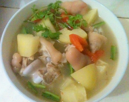 Canh Khoai Tây Móng Giò