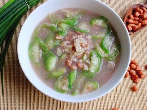 Canh Mướp Nấu Lạc Dân Dã Và Lạ Miệng