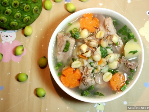 Canh Sườn Hầm Hạt Sen