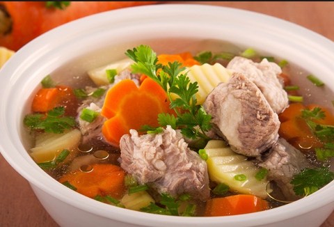 Canh Sườn Ninh Rau Củ Và Dẻ Sườn Thăn Bò