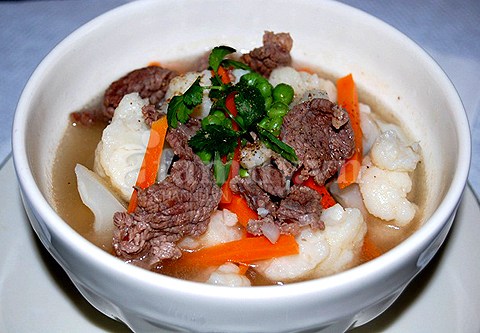 Canh Súp – Lơ Với Thịt Bò