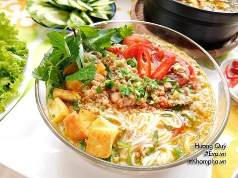 Canh Tôm Chua Nóng Hổi Vừa ăn Vừa Thổi Ngày Lạnh