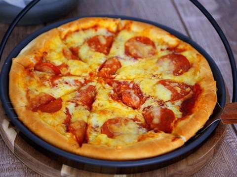 Chủ Nhật Làm Pizza Xúc Xích đảm Bảo Bé Nào Cũng Thích Mê!