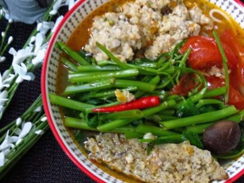 Food Blogger Liên Ròm Bày Cách Nấu Canh Bún Chay Mà Không Cần đậu Hũ, Ngon đến Bất Ngờ!