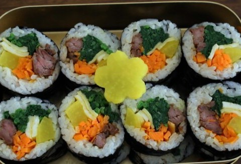 Gimbap Thịt Bò Nhanh Gọn Cho Bữa Trưa Văn Phòng