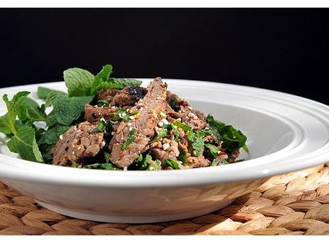 Hướng Dẫn Làm Món Salad Bò Nướng Chua Cay