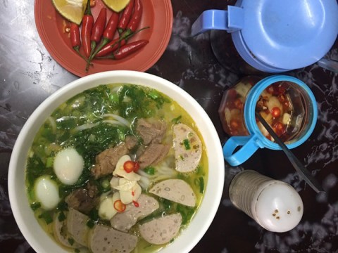 Lạ Lùng Cháo Canh Thành Vinh, Vừa Thổi Vừa ăn Mới đã