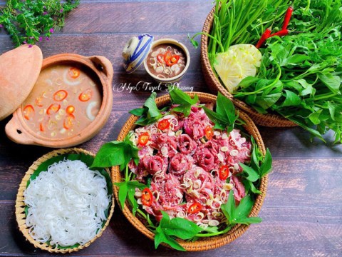 Lẩu Bò Mắm Ruốc