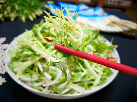 Loại Rau Rẻ Bèo Ngoài Chợ Không Chỉ Là “thần Dược” Giải độc Gan Còn Làm Salad Cực Ngon