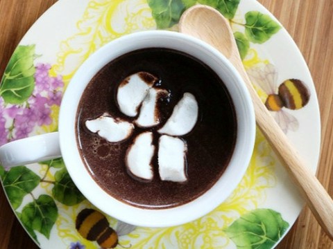 Mát Trời Tự Làm Chocolate Nóng Nhâm Nhi Ly Cho Ngày Mới đầy Năng Lượng