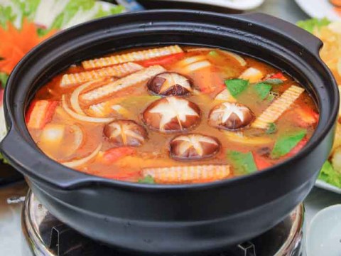 Mẹ Việt Chiêu đãi Gia đình Món Lẩu Thái Tomyum Ngon Bất Bại