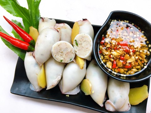 Mực Nhồi Cá Hấp Gừng