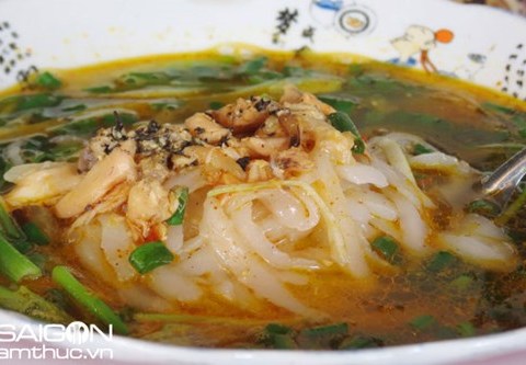 Ngày Mưa, Tìm ăn Bánh Canh Cá Rô Huế