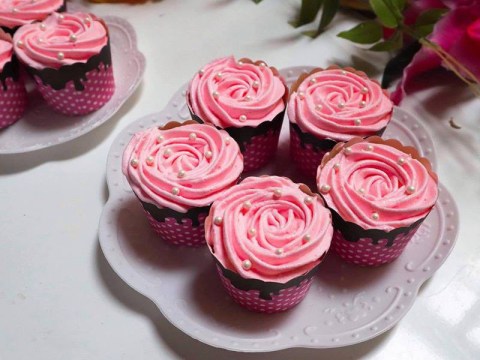 Nghỉ Lễ Trổ Tài Làm Bánh Cupcake đẹp Lộng Lẫy Mà Không Khó Chút Nào!