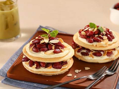 Pancake Hạnh Nhân đậu đỏ