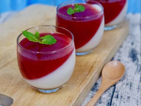 Panna Cotta Vải Thiều Và Mận