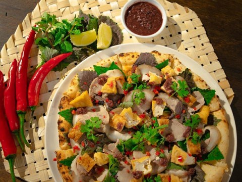 Pizza Bún đậu Mắm Tôm – Sự Kết Hợp Kỳ Quái Của ẩm Thực đông Tây