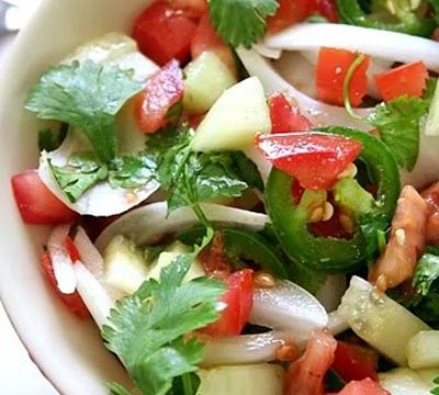 Salad Dưa Chuột Và Cà Chua Tươi Mát