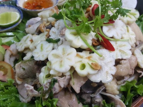 Thưởng Thức Gỏi Gà Măng Cụt, Món ăn 'sang, Chảnh' Chỉ Có ở Bình Dương