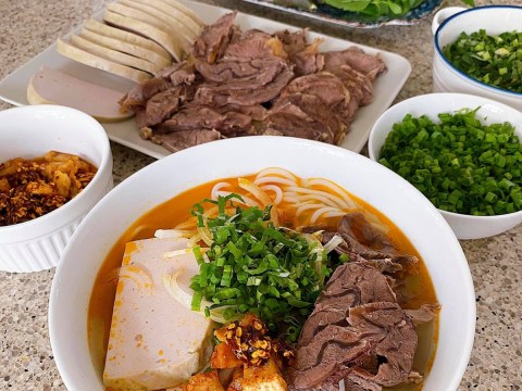 Tô Bún Bò Hấp Dẫn Của Tăng Thanh Hà