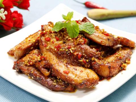 Tối Nay ăn Gì: Đổi Vị Với Thịt Ba Chỉ Chiên Sả ớt