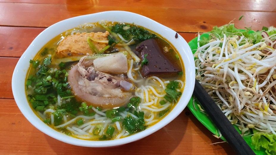 Bún bò Huế, ăn đâu cũng thấm