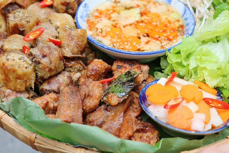 Cuối tuần làm mẹt bún chả, nem cua bể kiểu này thơm nức mũi, cả nhà ăn không còn một miếng